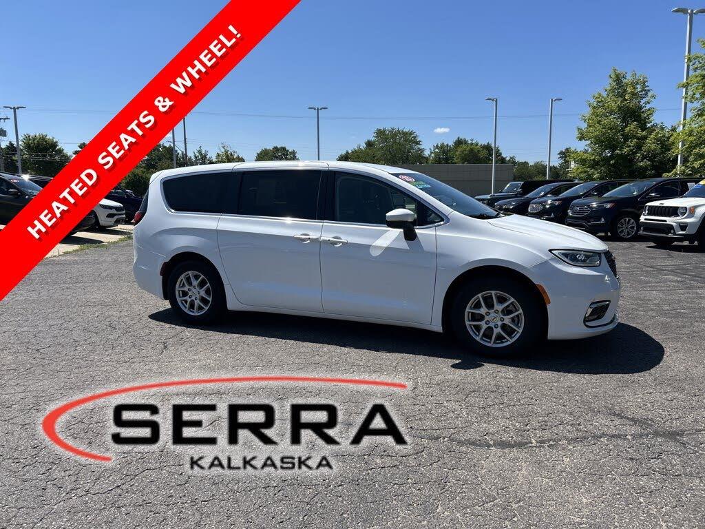 2023 Chrysler Pacifica - $22,200