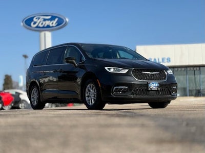Photo of a 2023 Chrysler Pacifica Touring L 4DR Mini-Van for sale