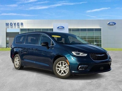 Photo of a 2024 Chrysler Pacifica Touring L 4DR Mini-Van for sale