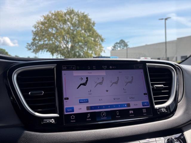 2024 Chrysler Pacifica - $25,608