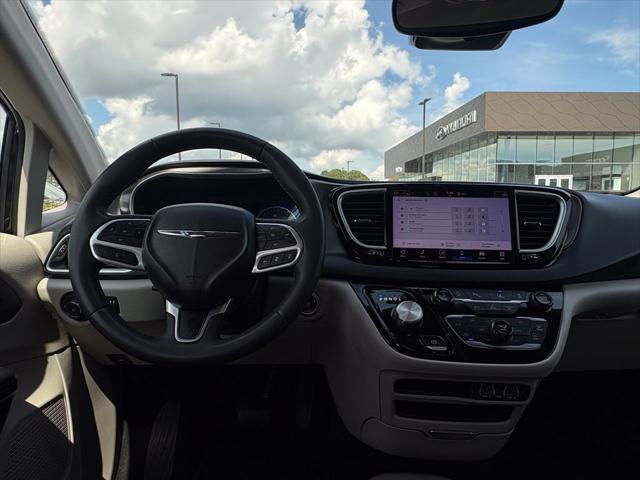 2024 Chrysler Pacifica - $25,608