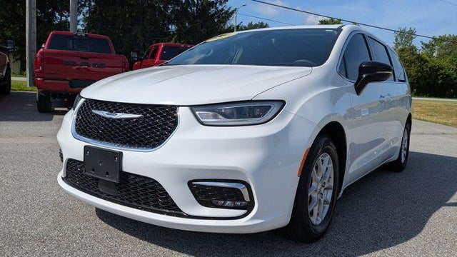 Preowned 2024 Chrysler Pacifica Touring L for Sale