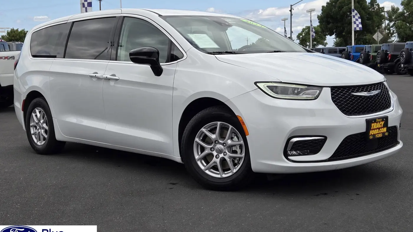 Preowned 2024 Chrysler Pacifica Touring L for Sale