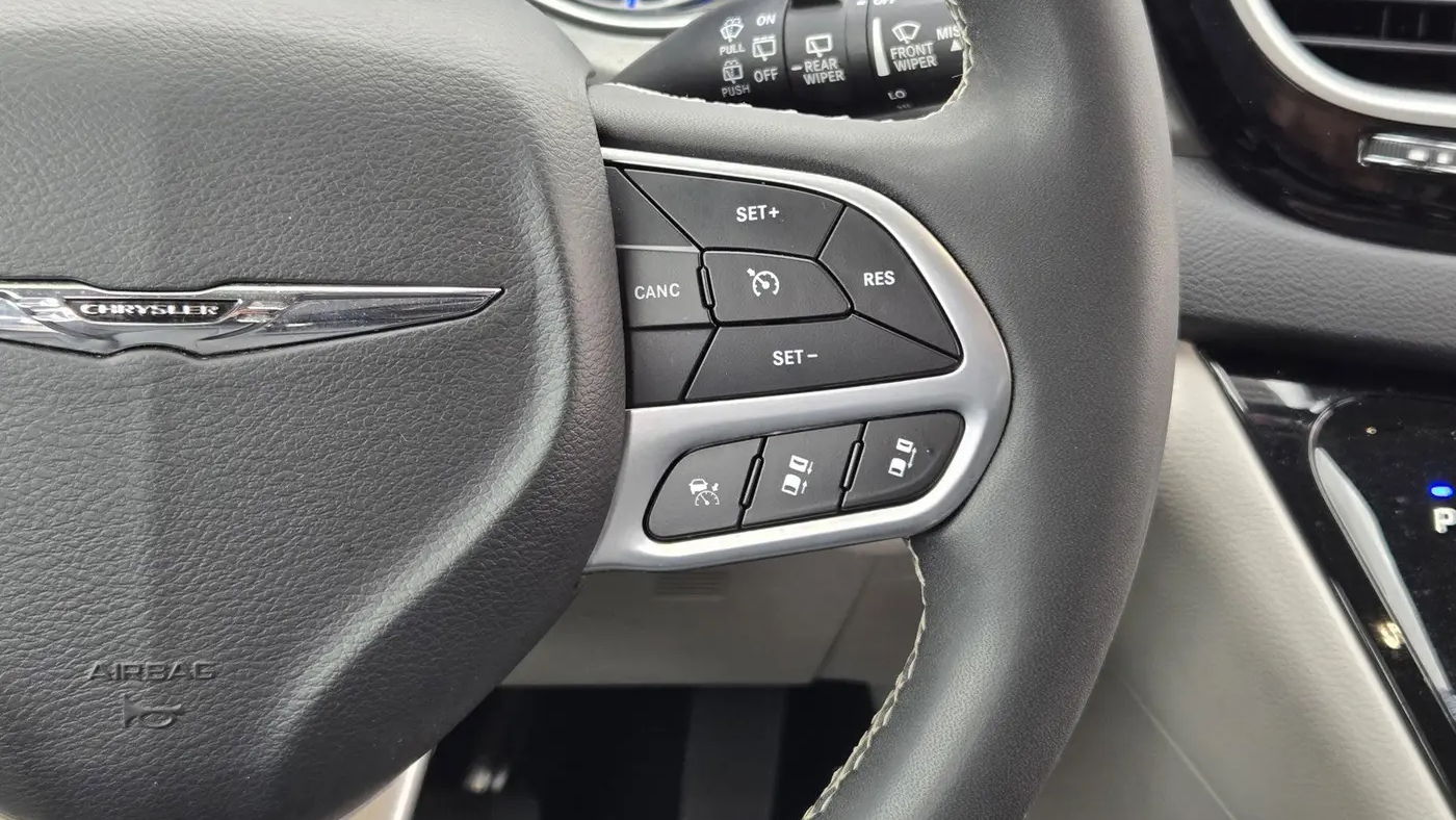 2024 Chrysler Pacifica Touring L