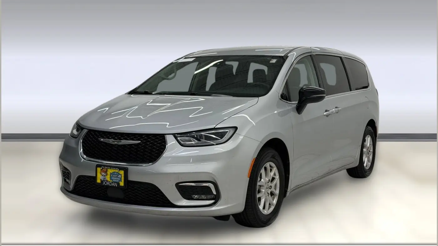 Preowned 2024 Chrysler Pacifica Touring L for Sale