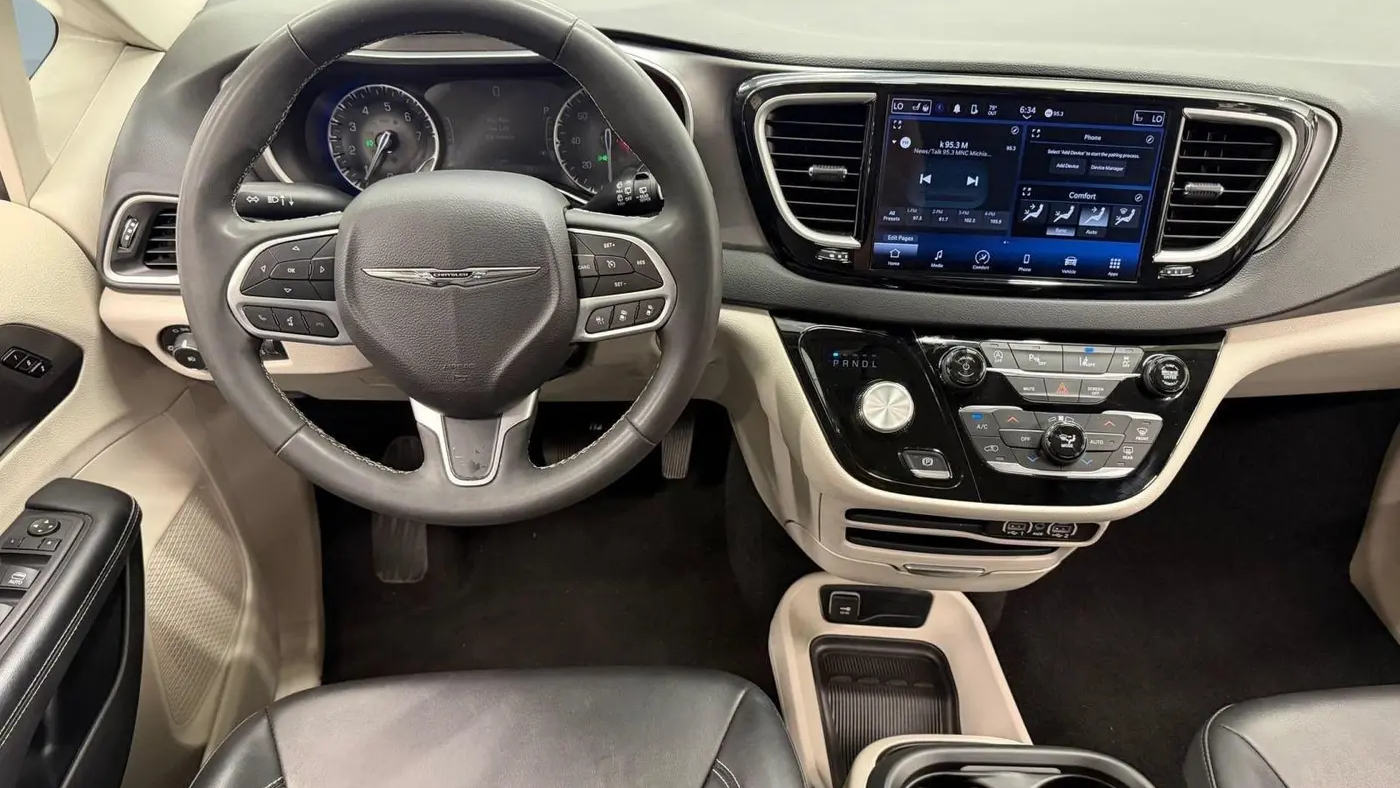 2024 Chrysler Pacifica Touring L