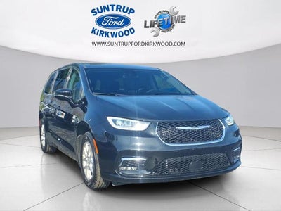 Photo of a 2024 Chrysler Pacifica Touring L 4DR Mini-Van for sale