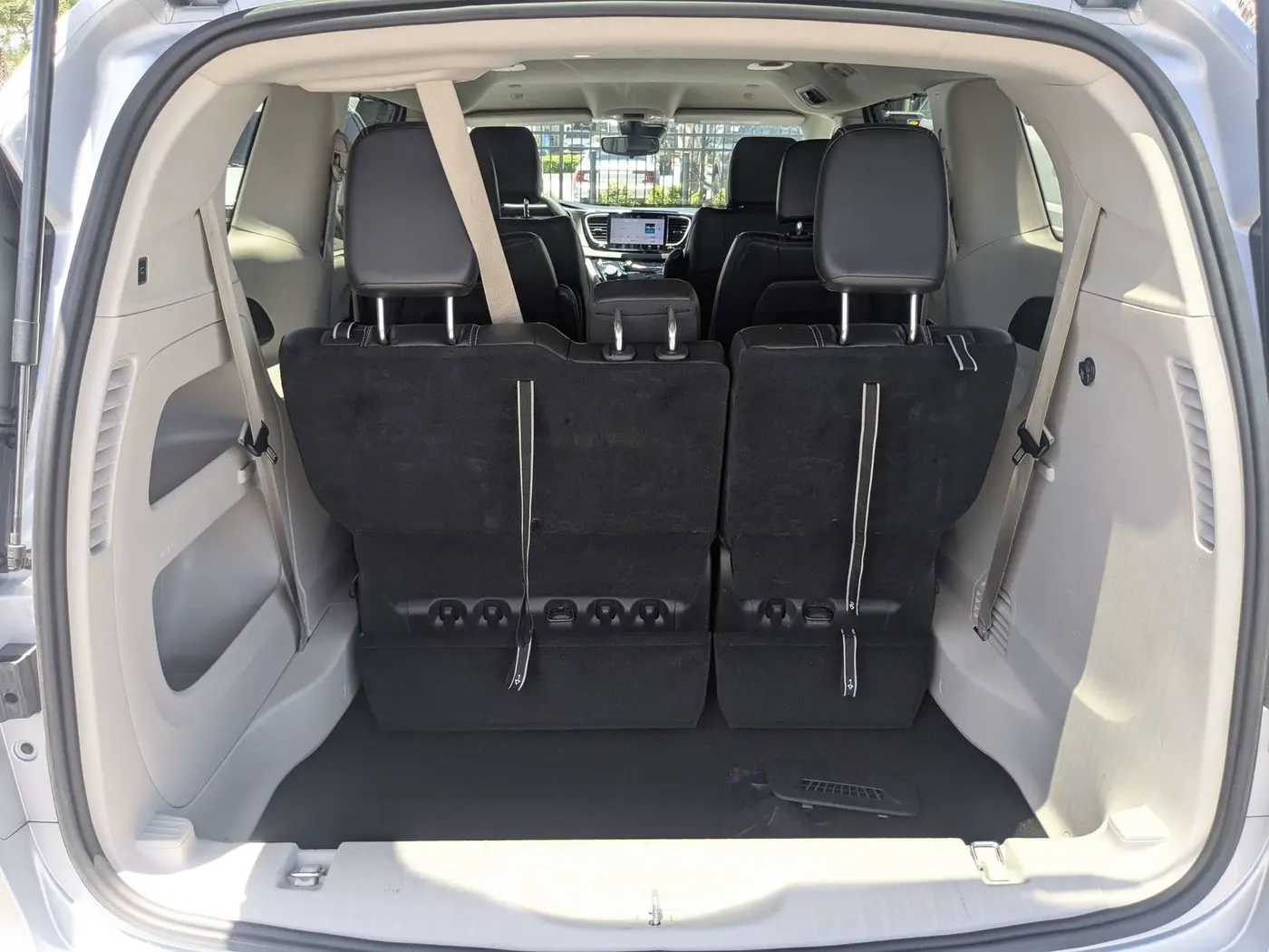 2024 Chrysler Pacifica - $25,987