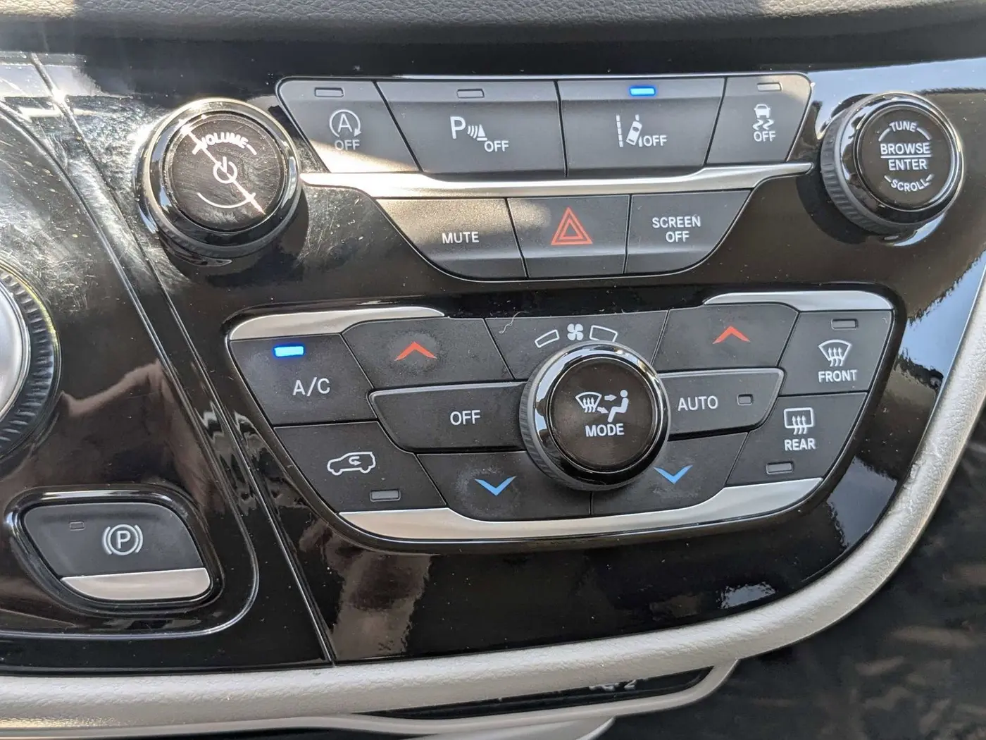 2024 Chrysler Pacifica - $25,987