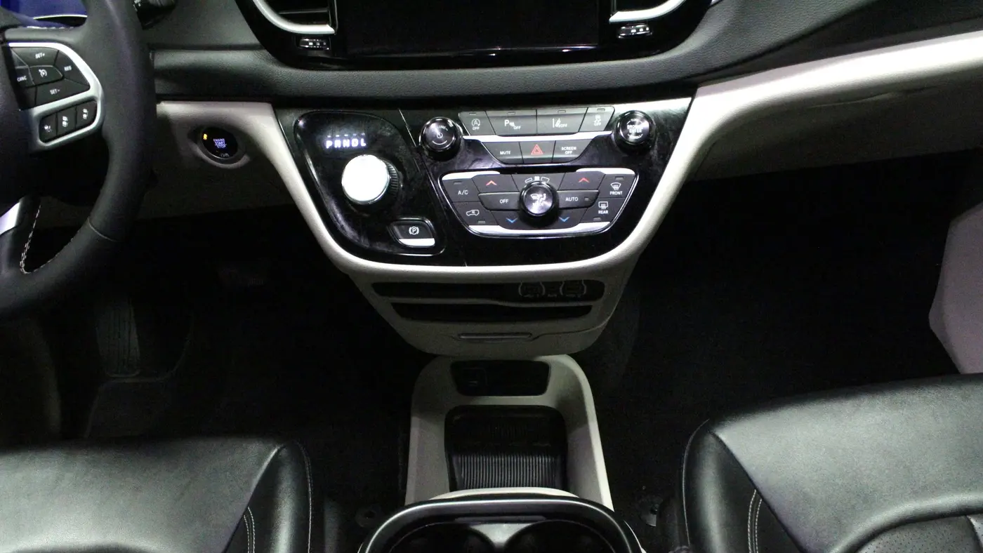 2024 Chrysler Pacifica Touring L