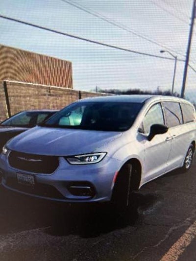 Photo of a 2024 Chrysler Pacifica Touring L 4DR Mini-Van for sale