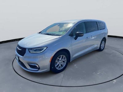 Photo of a 2024 Chrysler Pacifica Touring L 4DR Mini-Van for sale