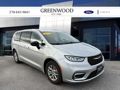 Photo of a 2024 Chrysler Pacifica Touring L 4DR Mini-Van for sale