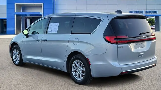 2024 Chrysler Pacifica Touring L