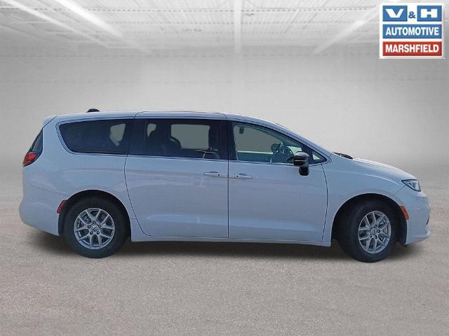 2024 Chrysler Pacifica - $24,602