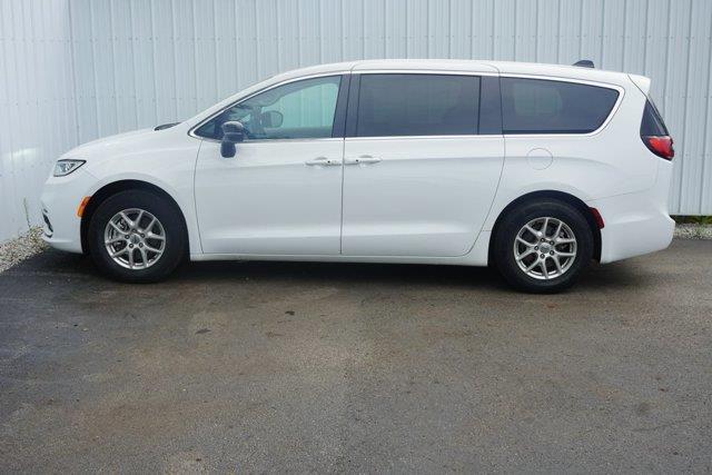 2024 Chrysler Pacifica - $22,000