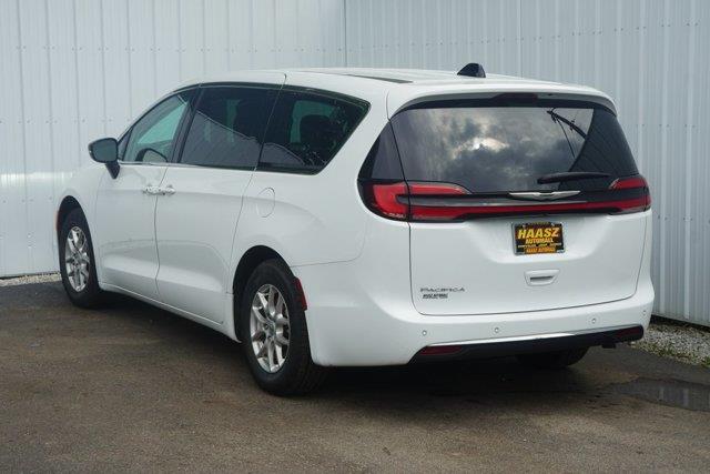 2024 Chrysler Pacifica - $22,000