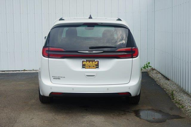 2024 Chrysler Pacifica - $22,000