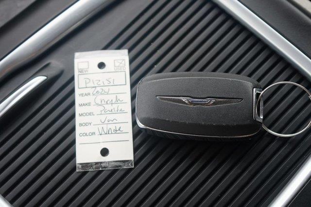 2024 Chrysler Pacifica - $22,000