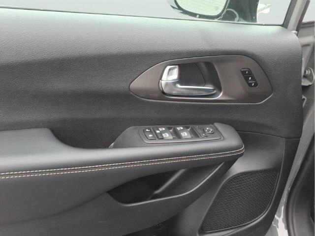 2025 Chrysler Pacifica - $23,697