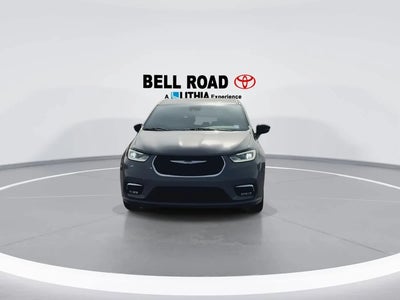 Photo of a 2025 Chrysler Pacifica Select 4DR Mini-Van for sale