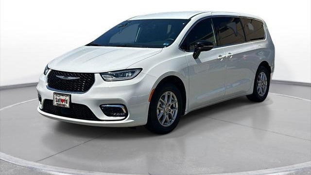 Preowned 2025 Chrysler Pacifica Select for Sale
