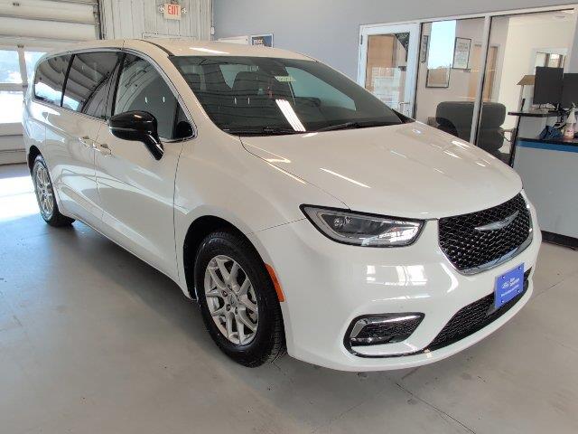 2025 Chrysler Pacifica - $24,843