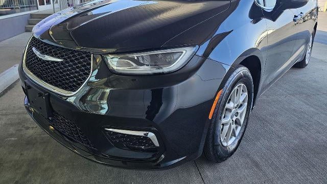 Preowned 2025 Chrysler Pacifica Select for Sale
