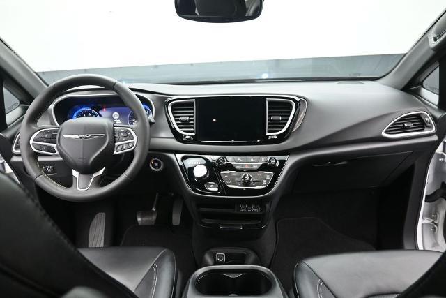 2025 Chrysler Pacifica - $22,249