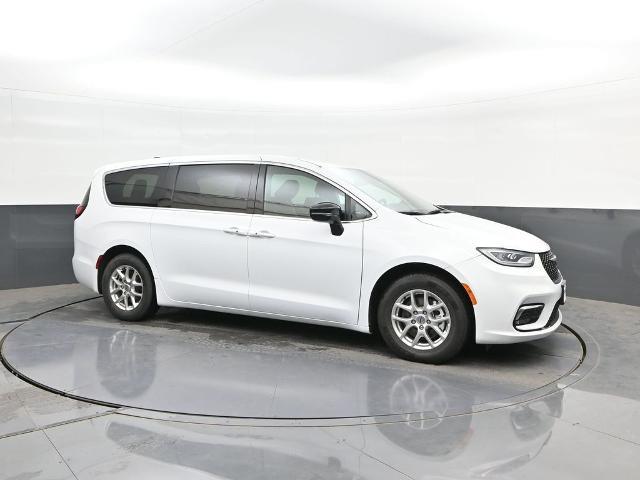 2025 Chrysler Pacifica - $22,249