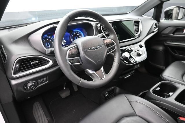 2025 Chrysler Pacifica - $22,249