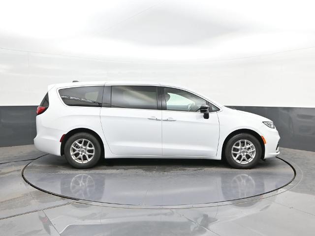 2025 Chrysler Pacifica - $22,249