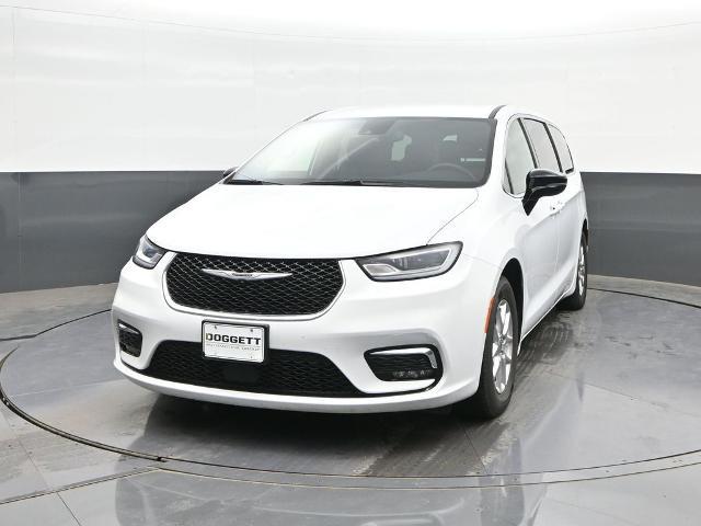 2025 Chrysler Pacifica - $22,249