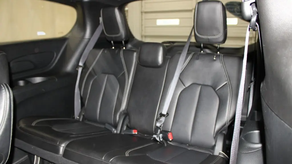 2025 Chrysler Pacifica Select