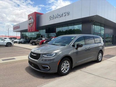 2025 Chrysler Pacifica Select 4DR Mini-Van