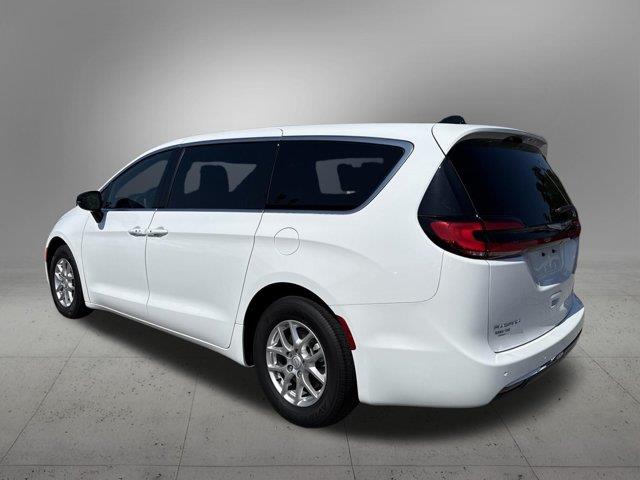 2025 Chrysler Pacifica - $28,450
