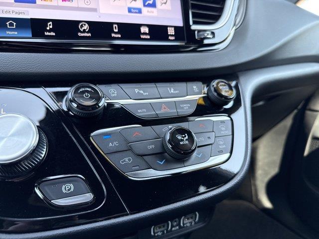 2025 Chrysler Pacifica - $28,450
