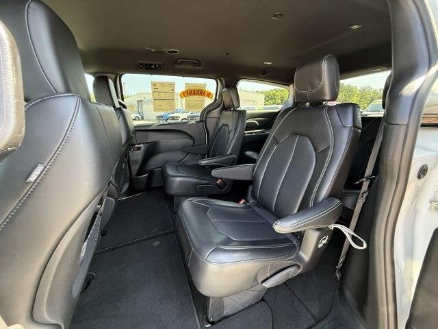 2025 Chrysler Pacifica - $28,450