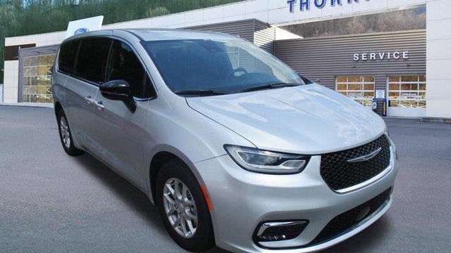 Preowned 2026 Chrysler Pacifica Select for Sale