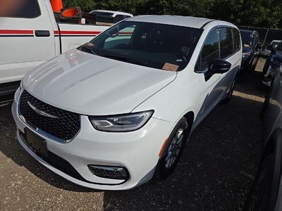 Photo of a 2026 Chrysler Pacifica Select 4DR Mini-Van for sale