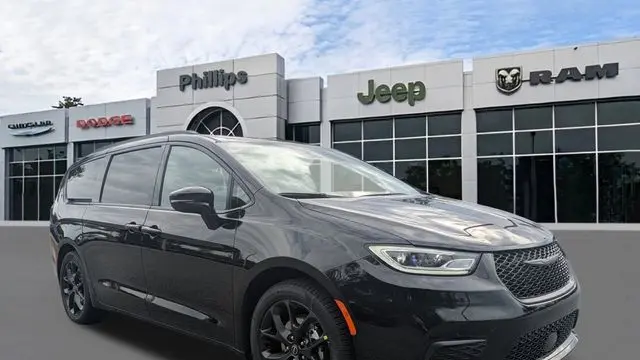 Preowned 2026 Chrysler Pacifica Select for Sale