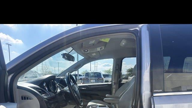 2013 Chrysler Town and Country Touring