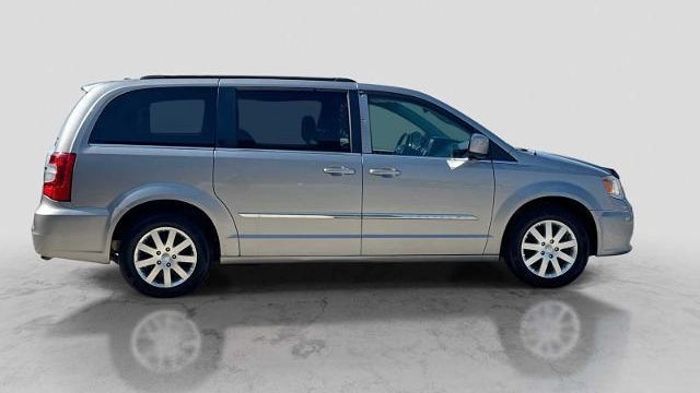 2014 Chrysler Town and Country Touring