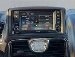 2015 Town and Country Thumbnail 18