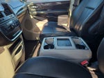 2015 Town and Country Thumbnail 22