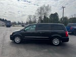 2016 Town and Country Thumbnail 26