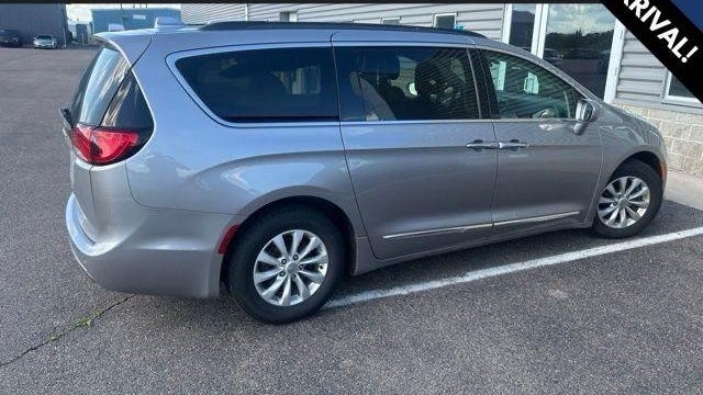 2017 Chrysler Pacifica Touring Plus