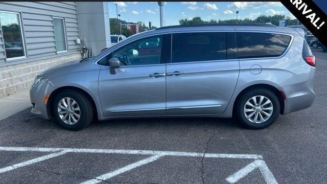 2017 Chrysler Pacifica Touring Plus