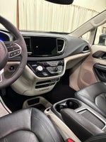 2022 Pacifica Thumbnail 14