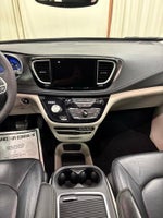 2022 Pacifica Thumbnail 18